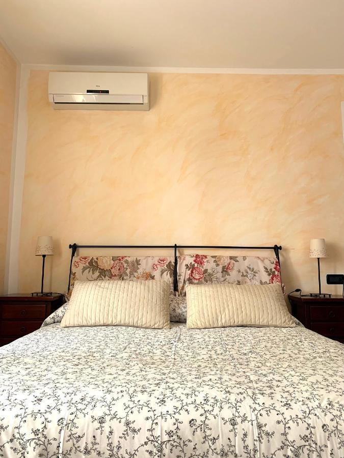Appartamenti Villa Lina Desenzano del Garda Buitenkant foto