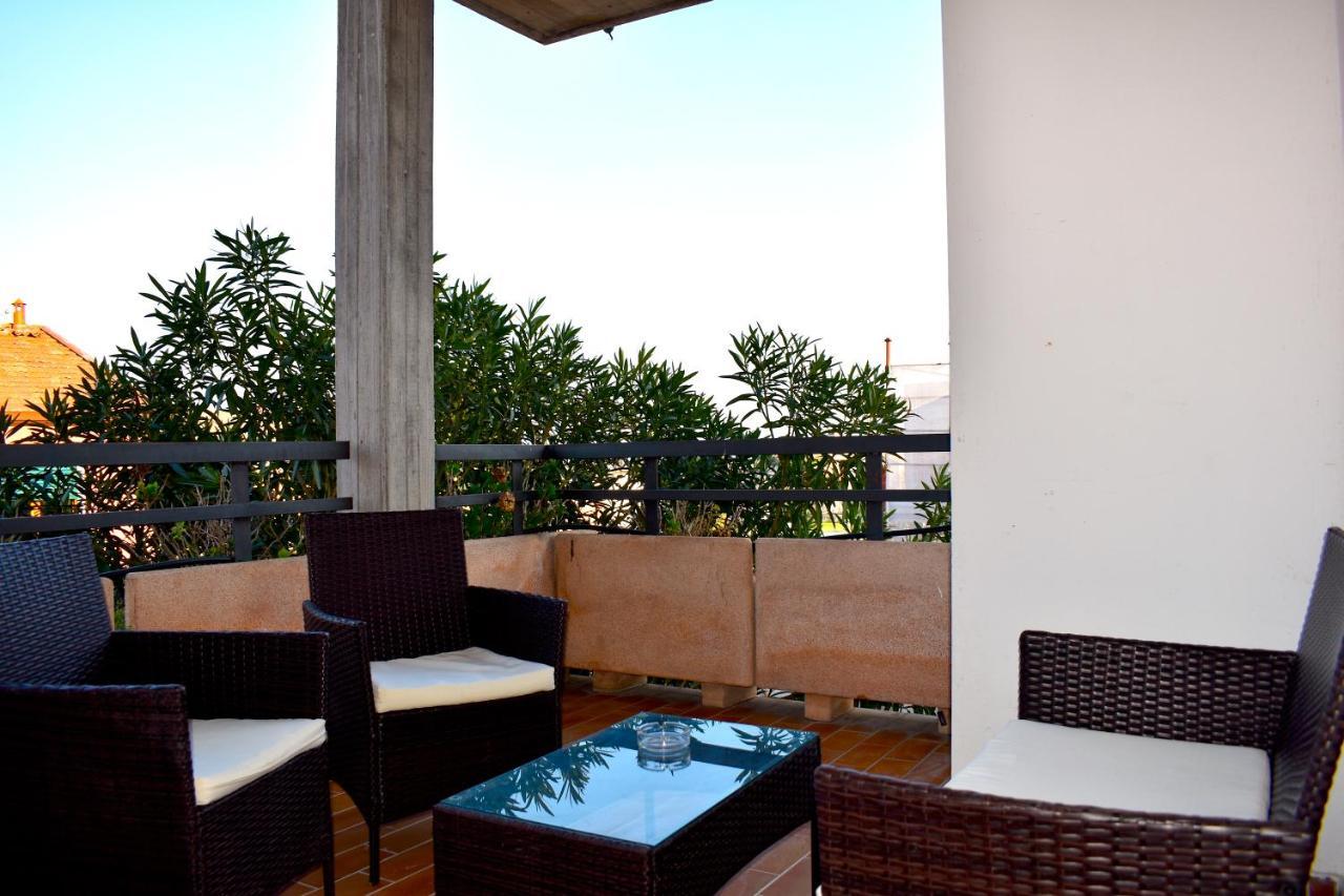 Appartamenti Villa Lina Desenzano del Garda Buitenkant foto