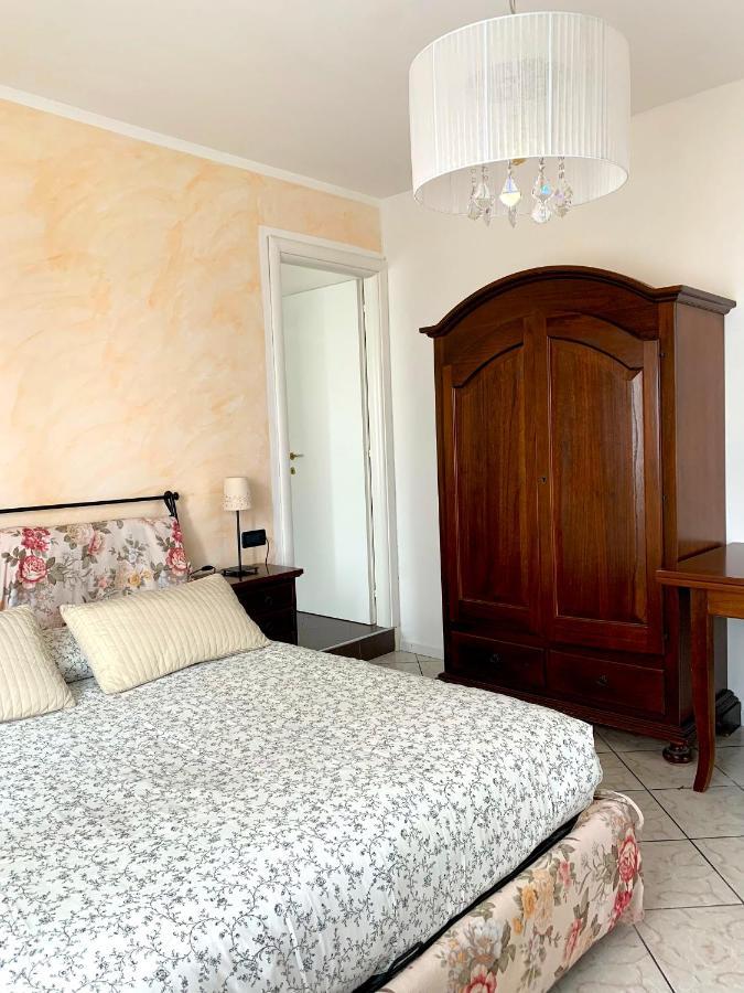 Appartamenti Villa Lina Desenzano del Garda Buitenkant foto