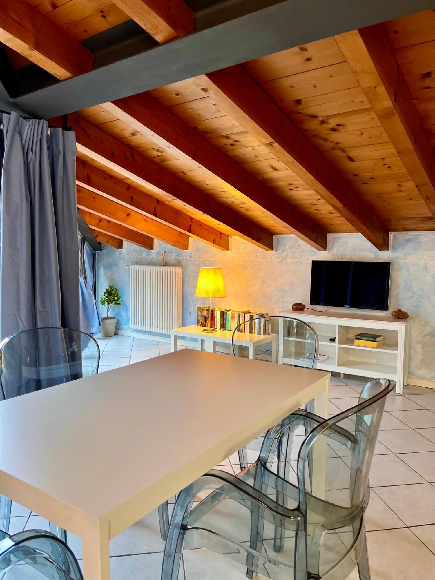 Appartamenti Villa Lina Desenzano del Garda Buitenkant foto