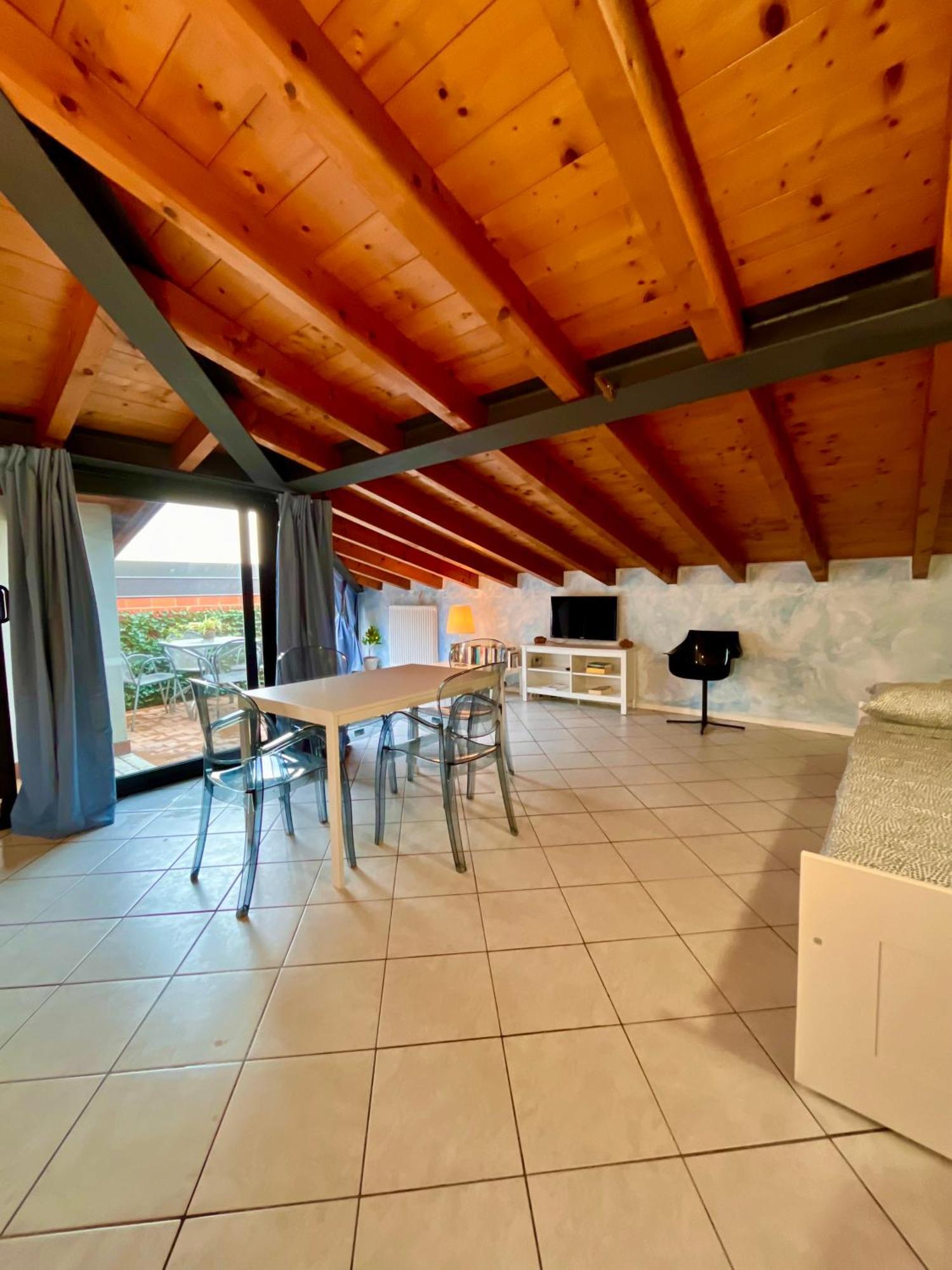 Appartamenti Villa Lina Desenzano del Garda Buitenkant foto