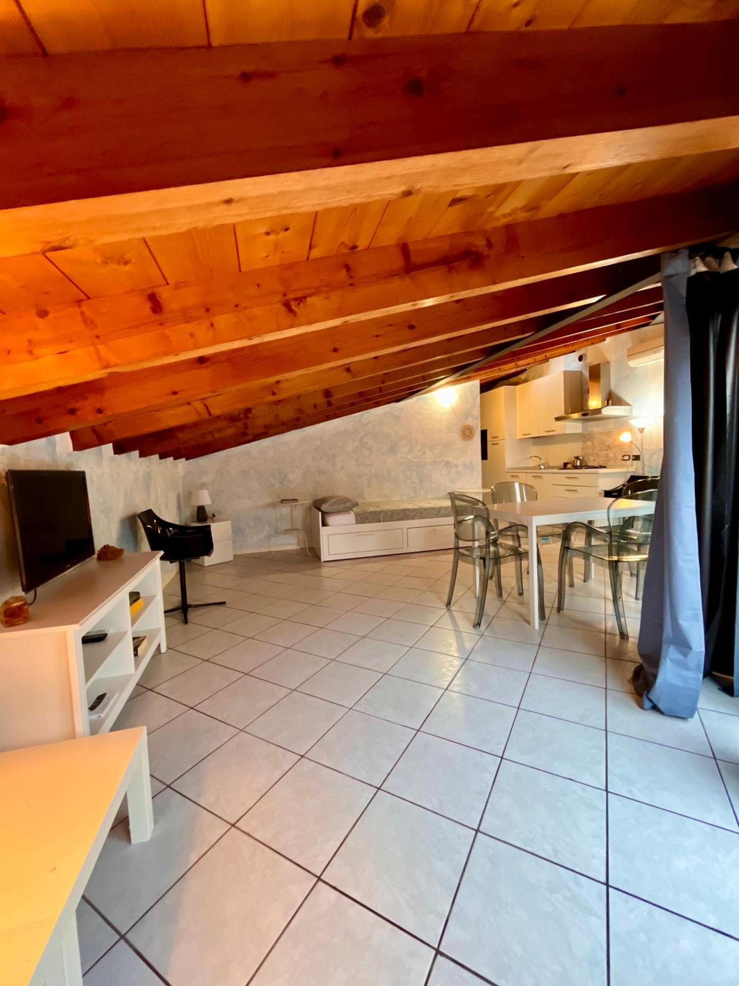 Appartamenti Villa Lina Desenzano del Garda Buitenkant foto