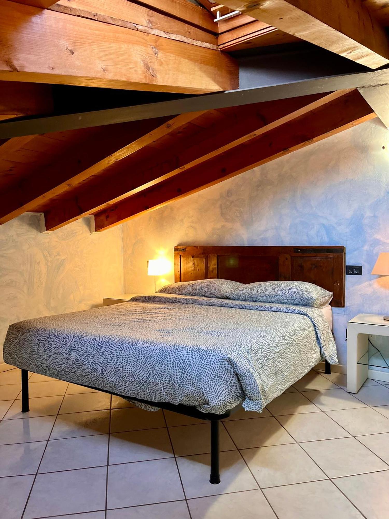 Appartamenti Villa Lina Desenzano del Garda Buitenkant foto