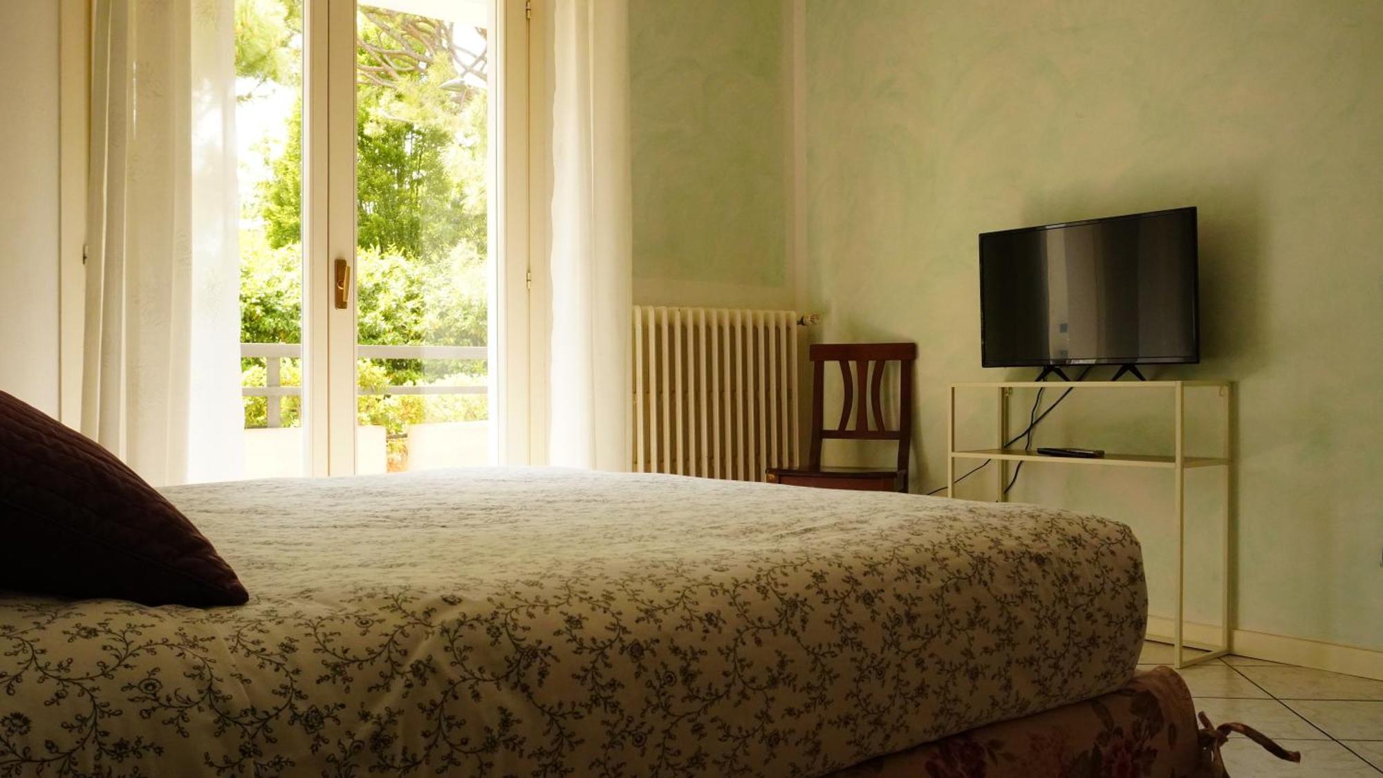 Appartamenti Villa Lina Desenzano del Garda Buitenkant foto