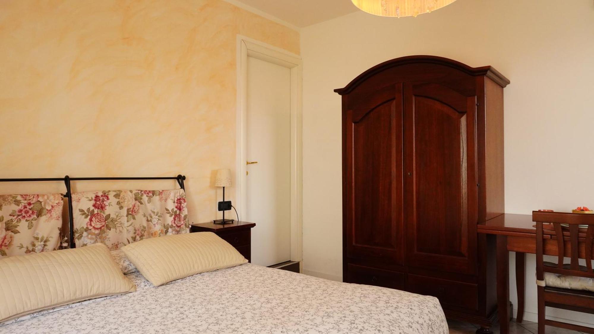 Appartamenti Villa Lina Desenzano del Garda Buitenkant foto