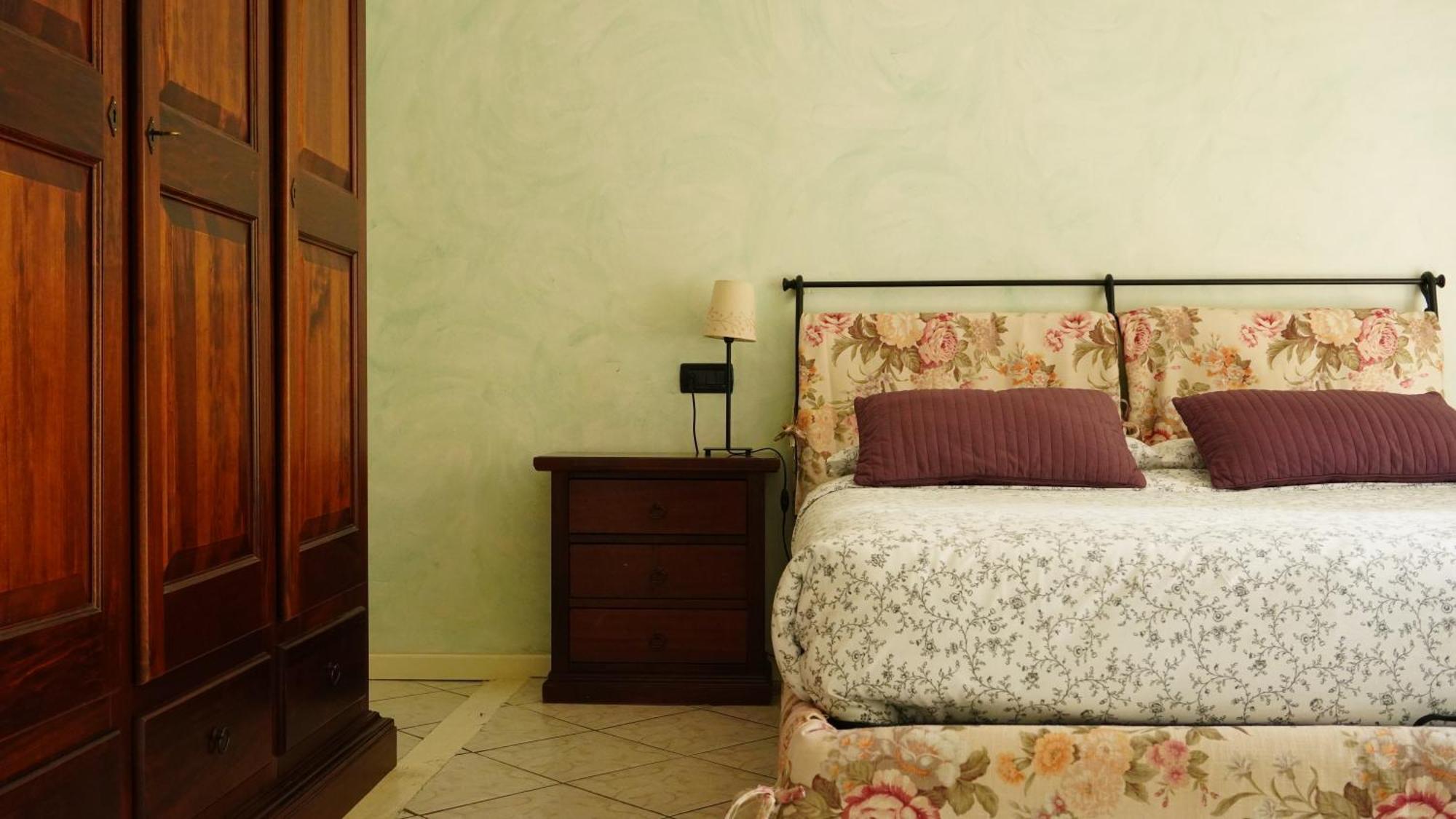 Appartamenti Villa Lina Desenzano del Garda Buitenkant foto