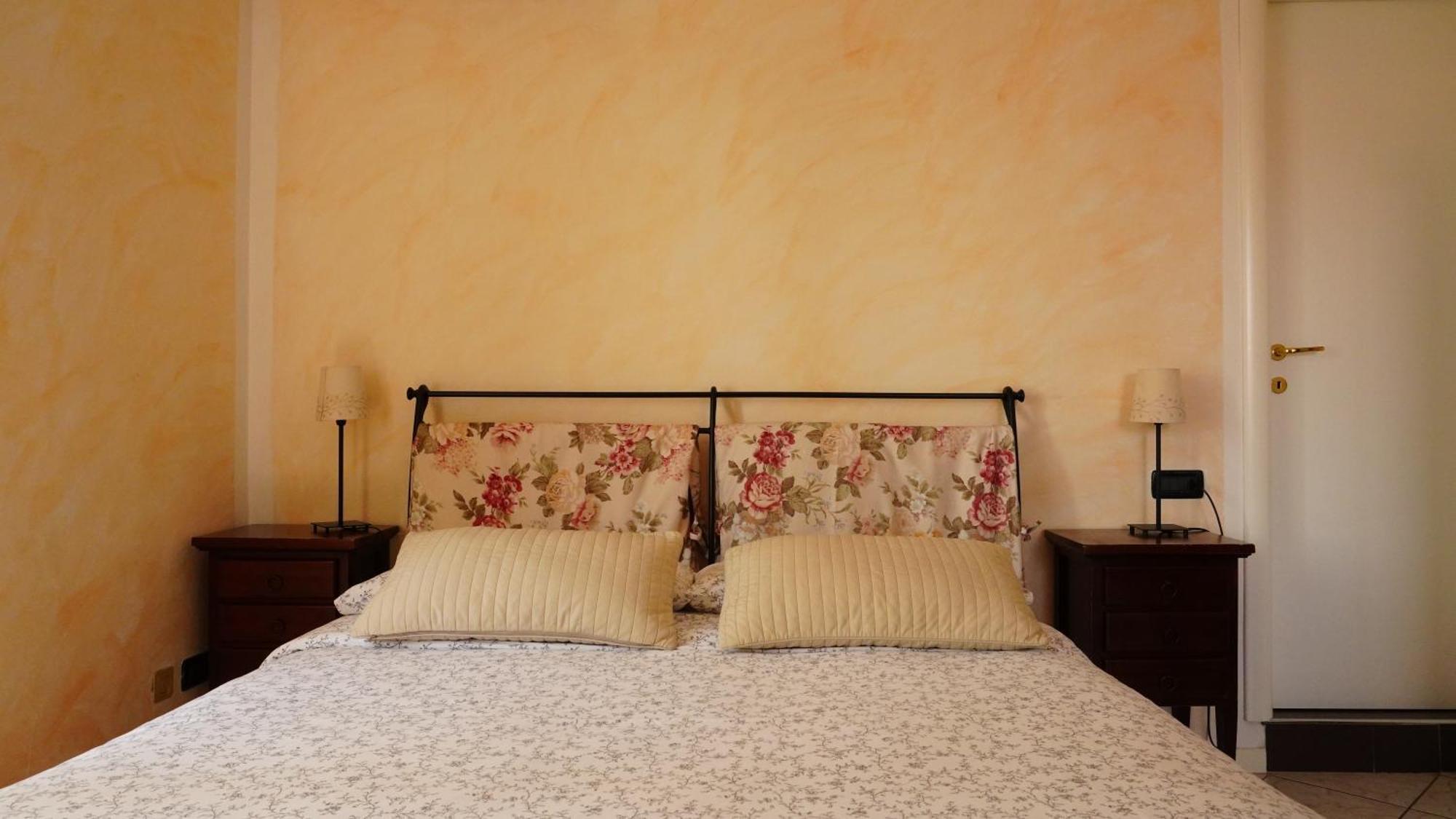 Appartamenti Villa Lina Desenzano del Garda Buitenkant foto